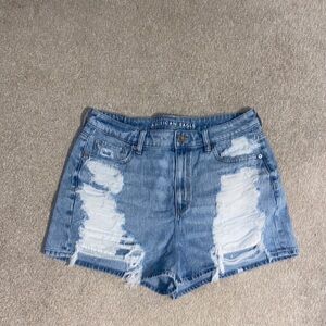 American Eagle Ripped Mom Shorts 90s Look